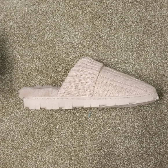 Pink Memory Foam Slippers - Picture 7 of 7